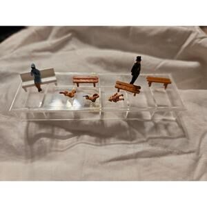 Preiser 1:90 Scale Made in Germany Gr 4 #51 Exklusiv 5 Figures & 4 Benches